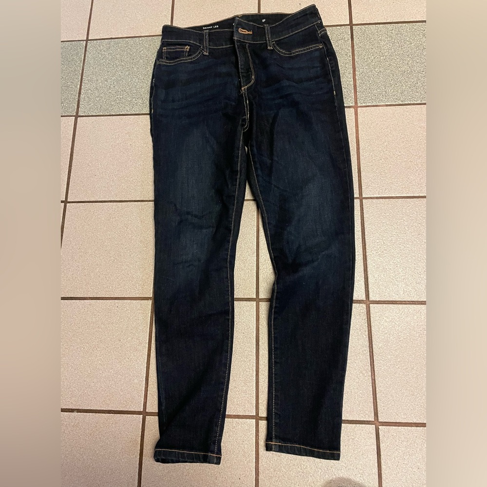 Women’s skinny leg dark blue jeans size 6 petite